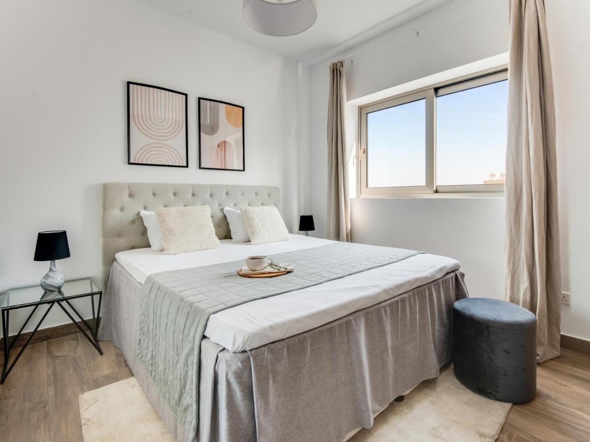 Sanders Evolution Apartment ลิมาซอล ภายนอก รูปภาพ