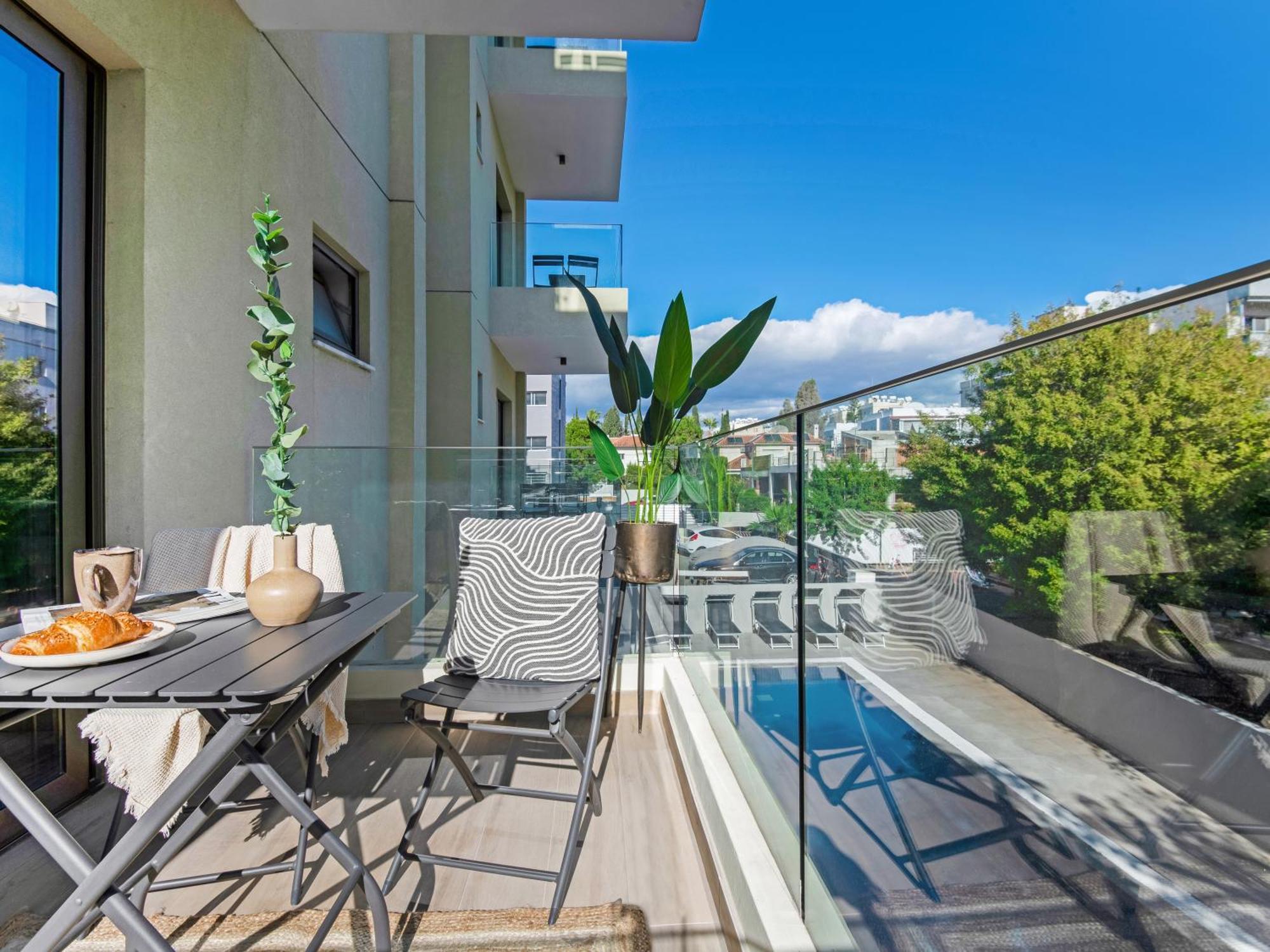 Sanders Evolution Apartment ลิมาซอล ภายนอก รูปภาพ