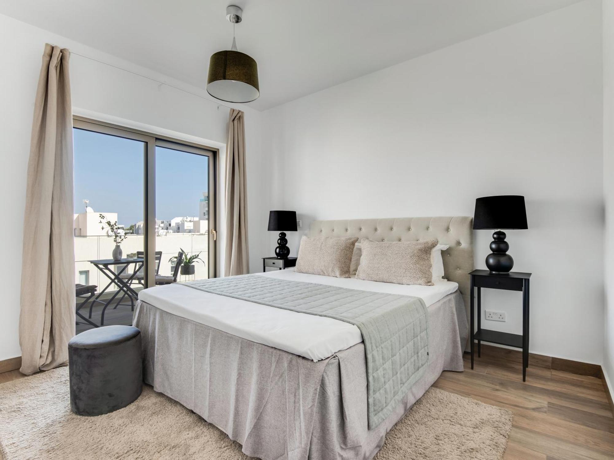 Sanders Evolution Apartment ลิมาซอล ภายนอก รูปภาพ